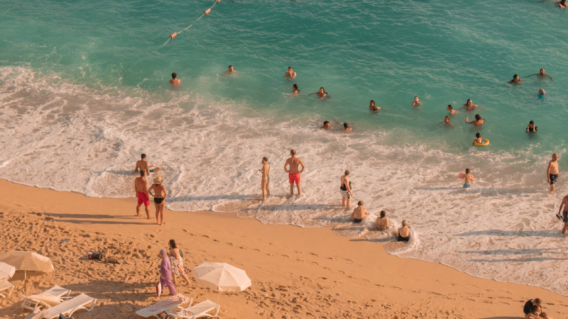 Görüntüler Antalya’dan… Sahiller doldu taştı Lorem ipsum gibi yapay metinler yerine, gerçek anlam taşıyan bu
