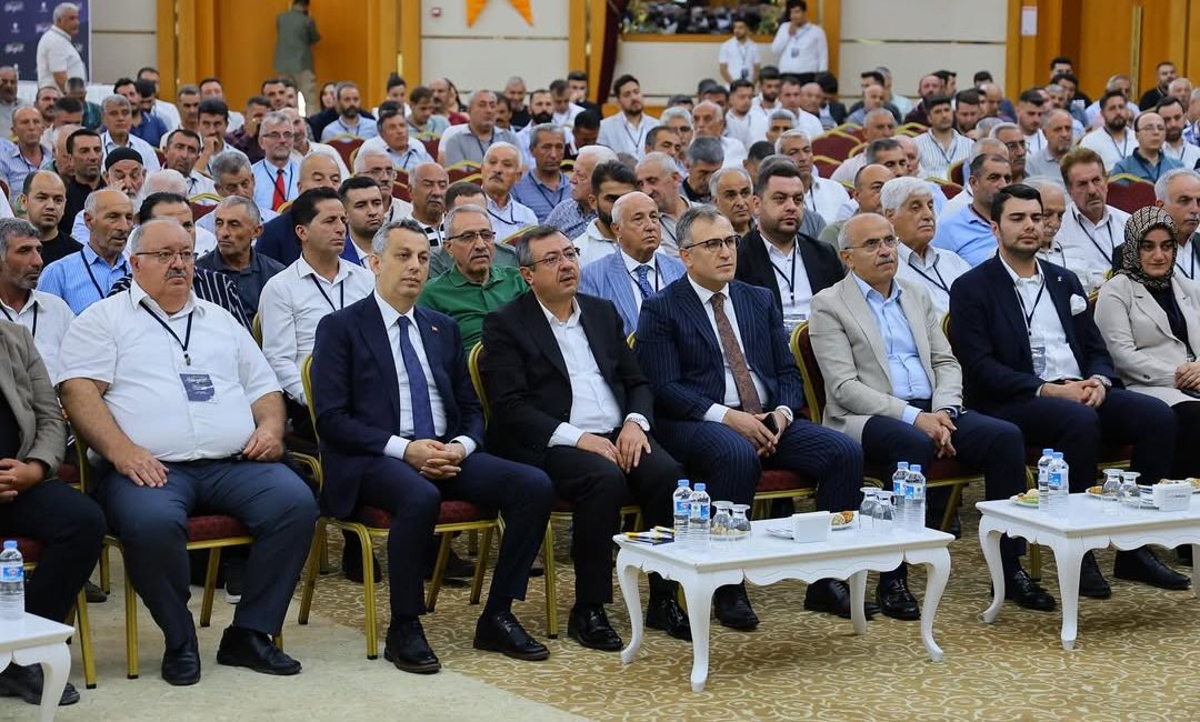 AK Parti Malatya Teşkilatı “Bu Senin Hikayen!” Eğitim Programında Buluştu AK Parti Genel Merkez AR-GE ve Eğitim Başkanlığı tarafından düzenlenen