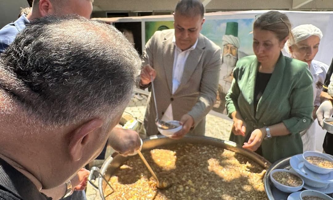 MHP Malatya İl Başkanlığı’ndan Aşure Programına Anlamlı Katılım Malatya Milliyetçi Hareket Partisi (MHP) İl Başkanlığı, Hz. İmam Zeynel