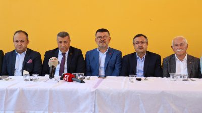 MALATYA – Malatya Ticaret Borsası, geleneksel Aşure Günü programını düzenleyerek
