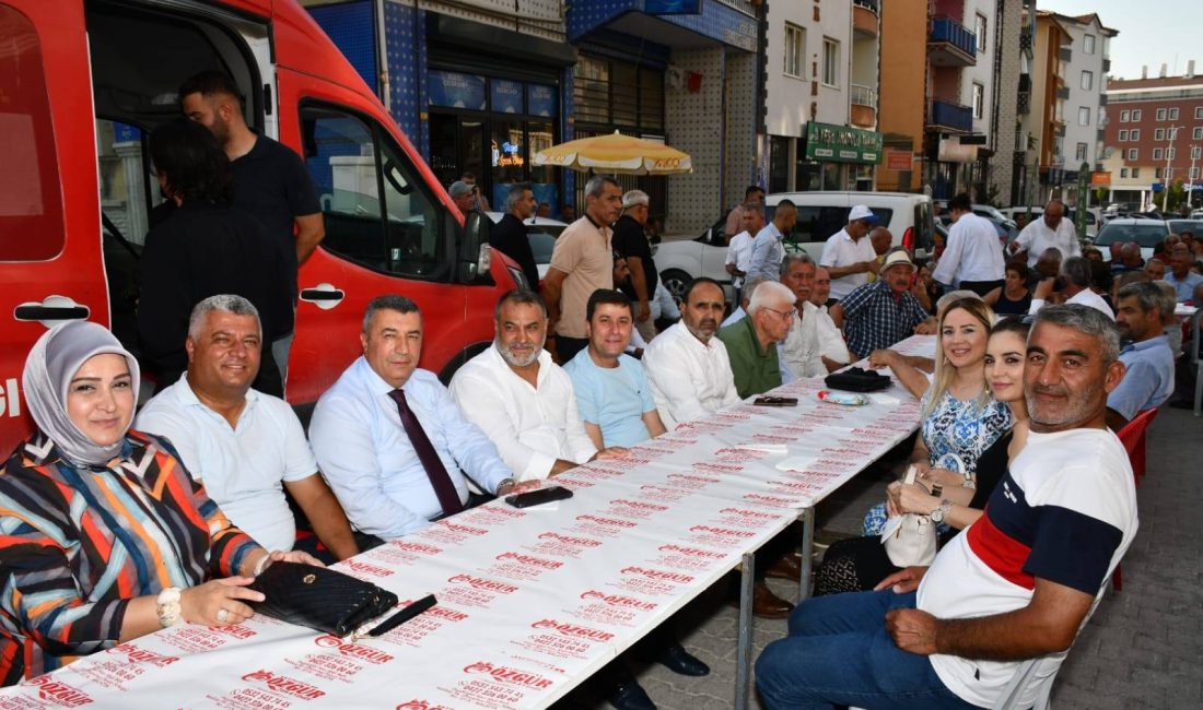 CHP Malatya İl Başkanlığı’nın Aşure Programına Vatanseverler Derneği’nden Yoğun Katılım: Birlik ve Bereket Vurgusu Cumhuriyet Halk Partisi (CHP) Malatya İl Başkanlığı tarafından düzenlenen geleneksel