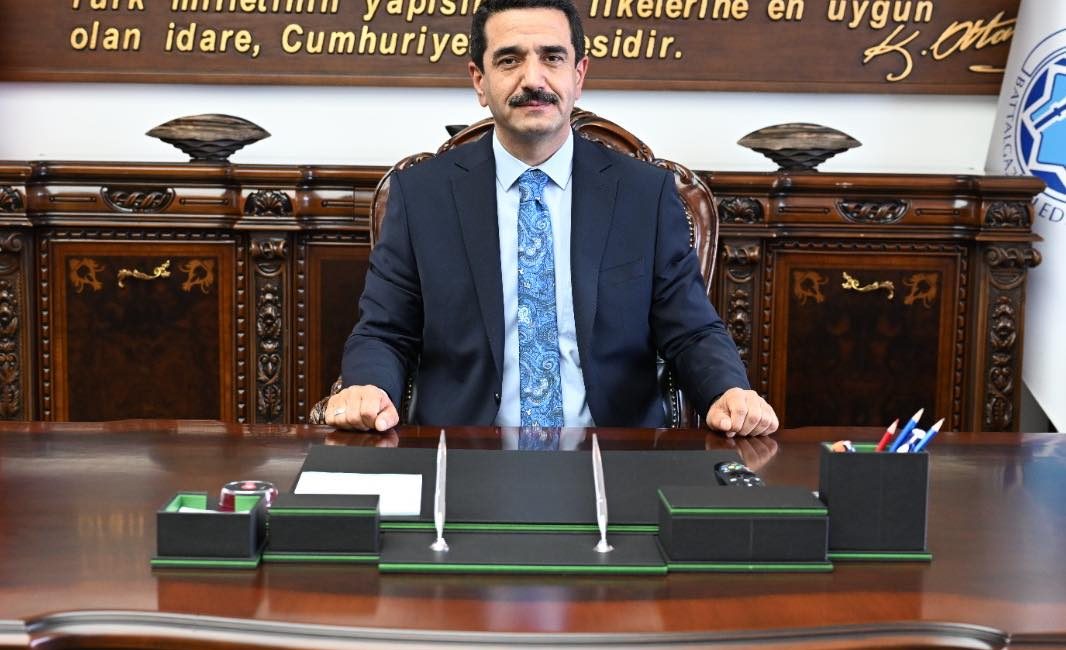 Başkan TAŞKIN; “Milletimiz O Gece, Al Bayrak İçin Kanını ve Canını Feda Etmekten Çekinmedi” Battalgazi Belediye Başkanı Bayram Taşkın, 15 Temmuz Demokrasi ve Millî