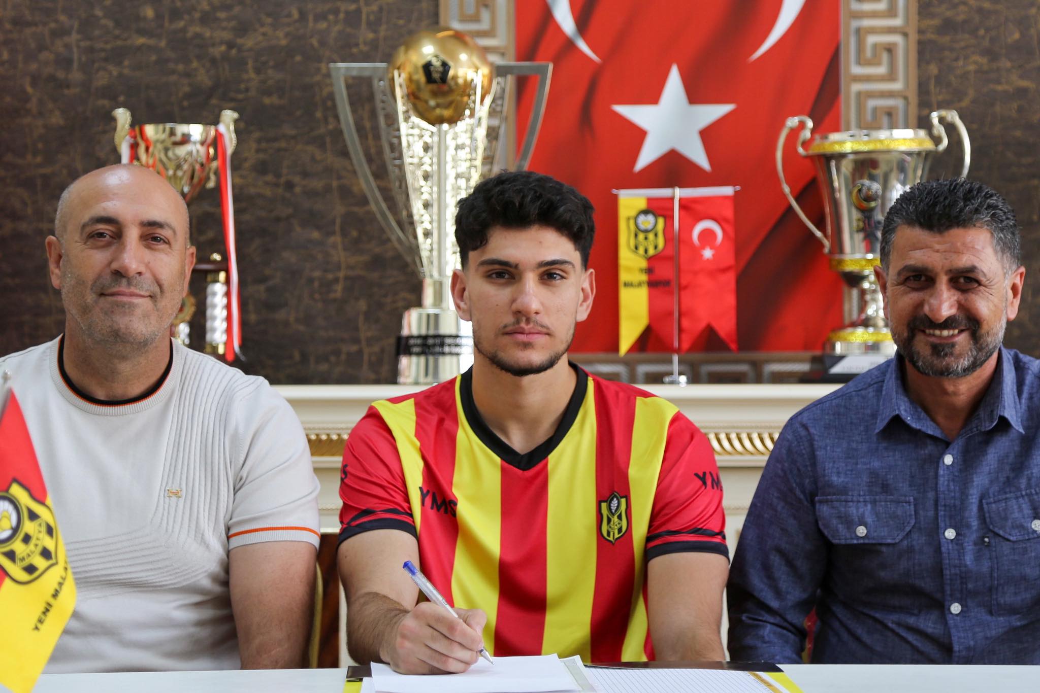 MalatyaPolitik.com – Spor Haberleri Yeni Malatyaspor’dan Önemli İmza: Osman Katipoğlu’nun