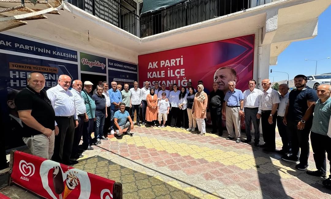 AK Parti Kale İlçe Başkanlığı tarafından düzenlenen Daraltılmış İlçe Danışma