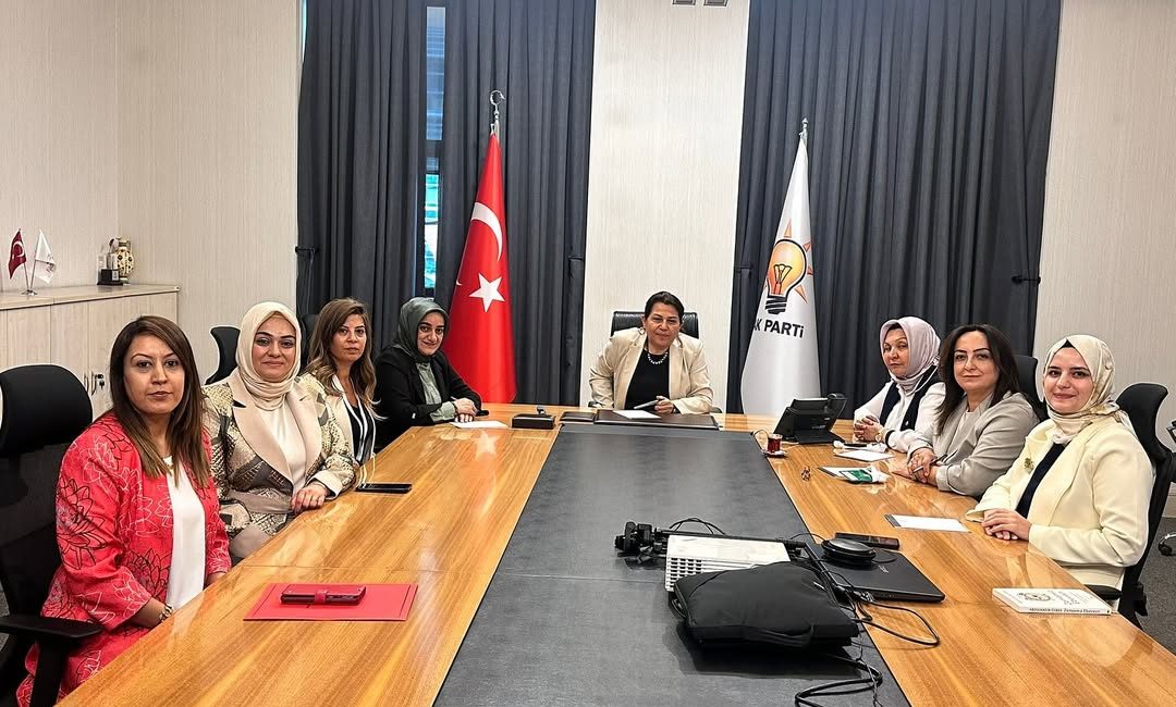Başkan Yılmaz’dan Bölge Toplantısı Açıklaması AK Parti Malatya Kadın Kolları Başkanı Esin Yılmaz, AK Parti