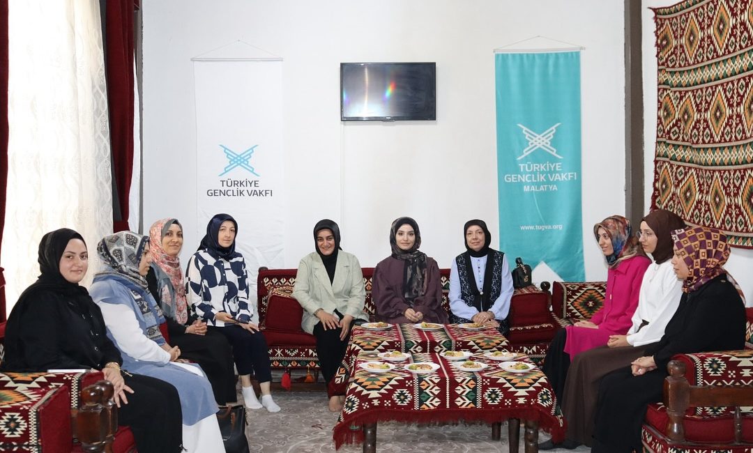 AK Parti Kadın Kolları’ndan Üyelik ve Ziyaret Çalışmaları AK Parti Malatya Kadın Kolları Başkanı Esin Yılmaz, teşkilat çalışmaları