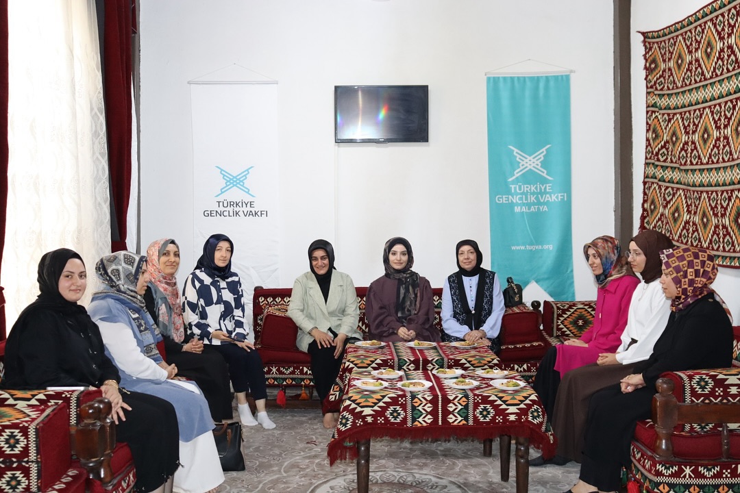 AK Parti Malatya Kadın Kolları Başkanı Esin Yılmaz, teşkilat çalışmaları