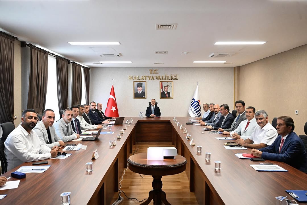 Malatya Valisi Seddar Yavuz başkanlığında, ilgili kurum müdürleri ve sektör