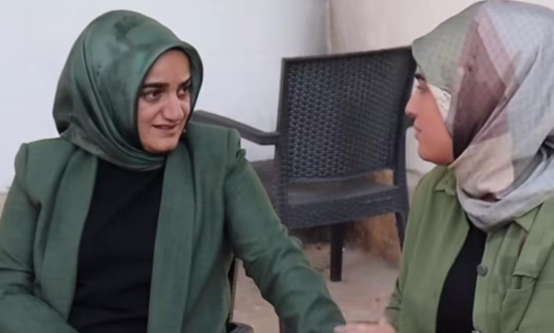 AK Parti Kadın Kolları Başkanı Esin Yılmaz’dan Yeşilyurt’ta Vatandaşlarla Buluşma AK Parti Malatya Kadın Kolları Başkanı Esin Yılmaz, Yeşilyurt Belediyesi