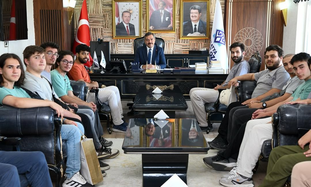 Malatya Turgut Özal Üniversitesi “PROJEM” Ekibini Ağırladı Malatya Turgut Özal Üniversitesi Malatya Turgut Özal Üniversitesi, gençlere yönelik