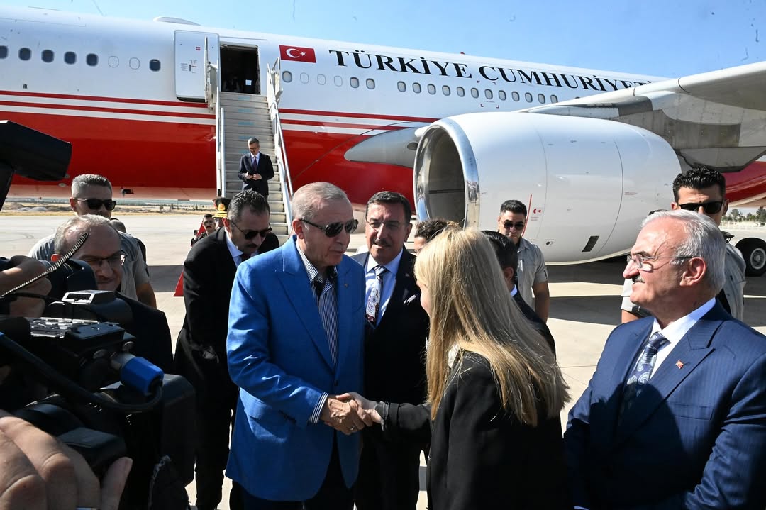 Cumhurbaşkanı ve AK Parti Genel Başkanı Recep Tayyip Erdoğan, deprem