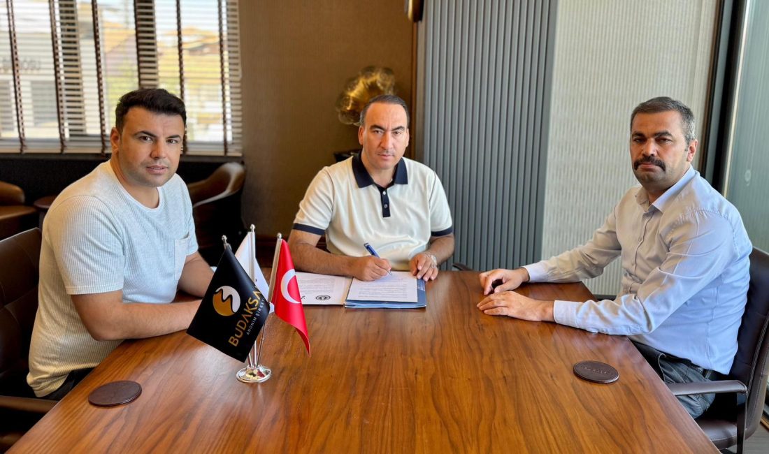 Çamlıca Restoran’dan Şehit ve Gazi Ailelerine Anlamlı Destek Malatya’da faaliyet gösteren Çamlıca Restoran, polis şehitleri ve gazilerin ailelerine