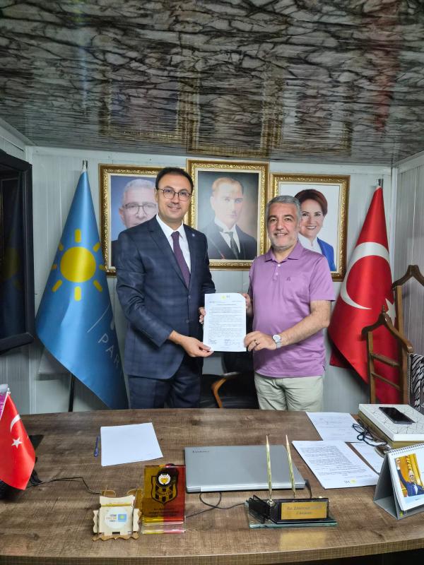 İYİ Parti Yeşilyurt İlçe Başkanlığı görevine Alper Karakurt atandı. 1975