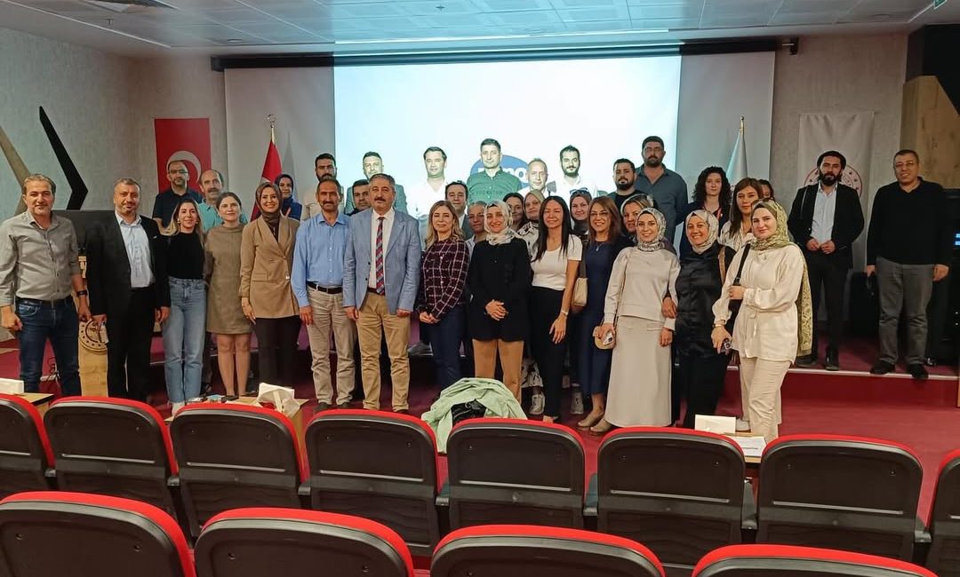 il Sağlık Müdürlüğü Personeline Kamu İhale Mevzuatı Eğitimi İl Sağlık Müdürlüğü Destek Hizmetleri Başkanlığı tarafından, Kamu İhale Kurumu