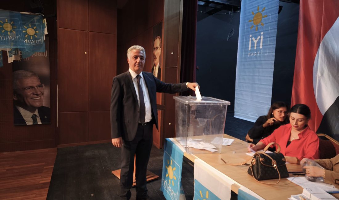 İYİ Parti Yeşilyurt’ta Karakurt Dönemi İYİ Parti Yeşilyurt İlçe Başkanlığı, ilçe teşkilatının yeni dönem yönetimini