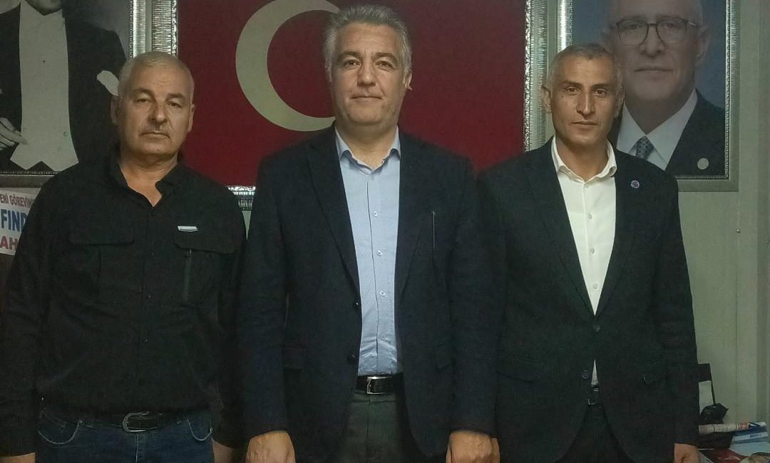 Genel Başkan Ahmet Adıyaman’dan İYİ Parti Yeşilyurt İlçe Başkanlığı’na Ziyaret Şehit Gazi Sen Sağlık Sendikası Genel Başkanı Ahmet Adıyaman ve