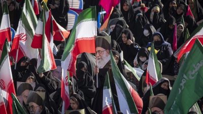 İran’da hayat pahalılığına karşı başlayan ve hükümet karşıtı protestolara dönüşen