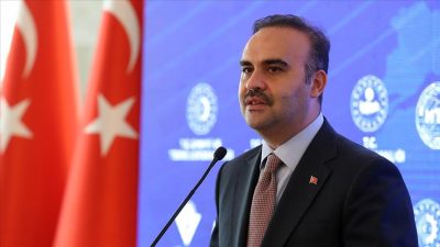 Sanayi ve Teknoloji Bakanı Mehmet Fatih Kacır, Adana’nın Ceyhan ilçesinde