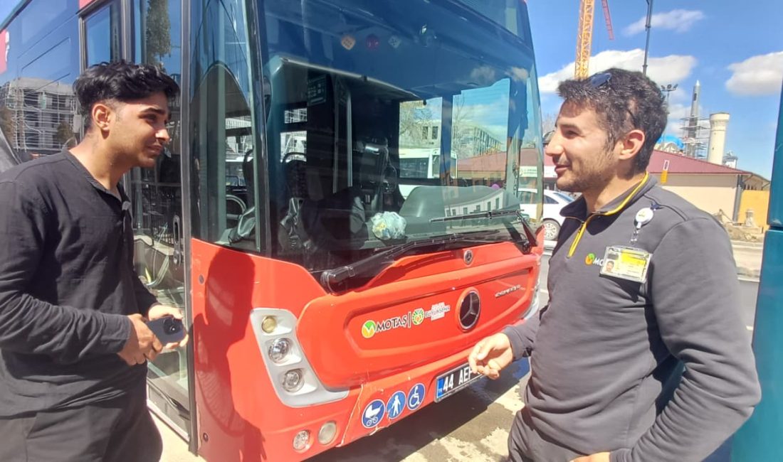 Malatya’da üniversiteye hazırlanan 21 yaşındaki Halis Gürcü, şehir içi otobüste
