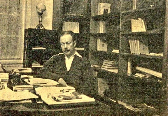 Geçenlerde Falih Rıfkı’nın Zeytindağı’na yeniden elim gitti. Tozlu rafların arasından