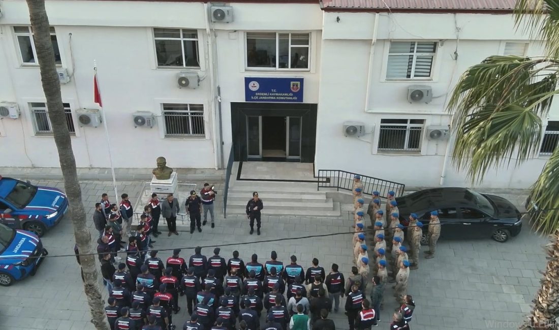 Diyarbakır ve Mersin’de uyuşturucu madde satıcılarına yönelik düzenlenen geniş çaplı