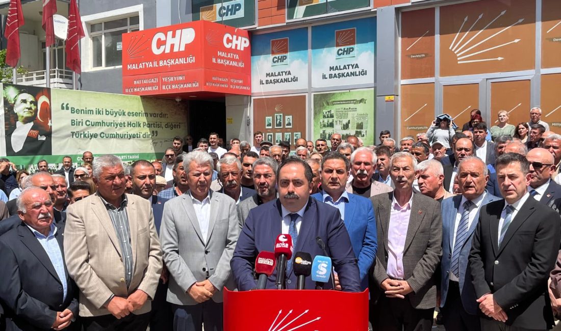Cumhuriyet Halk Partisi (CHP) Malatya İl Başkanlığı önünde düzenlenen basın