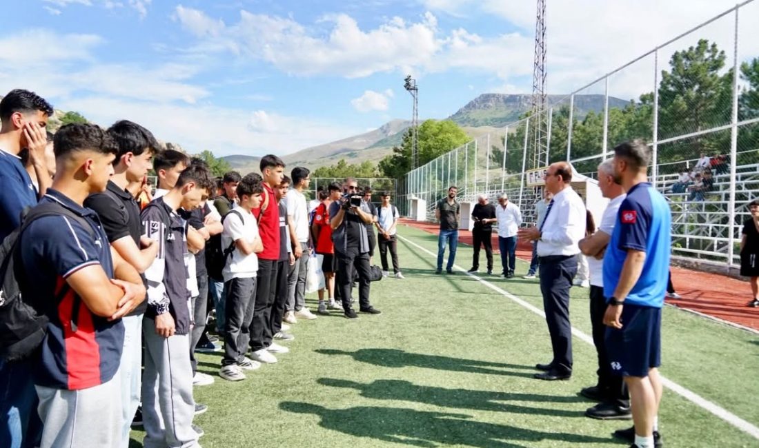 Malatya Yeşilyurtspor Kulübü tarafından düzenlenen alt yapı seçmeleri, genç futbolcuların