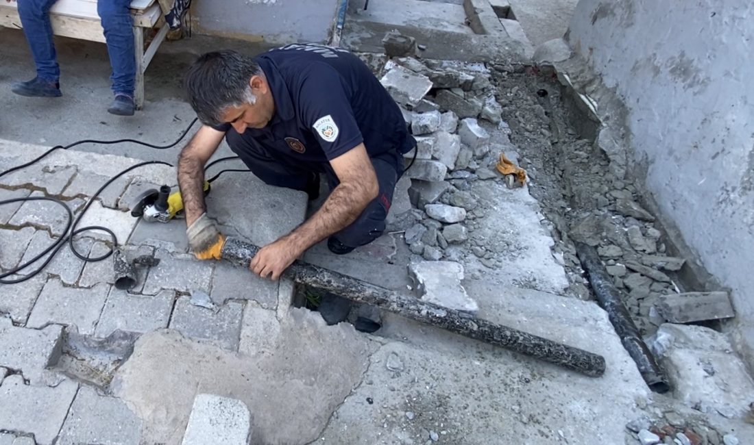 Beton Kırıldı, Boru Kesildi: Yavru Kediye Umut Operasyonu Yeşilyurt’ta yer altından gelen miyav sesleri üzerine başlatılan çalışmada, su