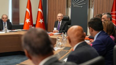 CHP Sözcüsü Müslim Sarı, aralarında CHP Malatya Milletvekili Veli Ağbaba’nın