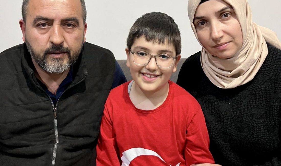 SMA Tip-3 hastası 8 yaşındaki Halil İbrahim Çoban, arkadaşları gibi