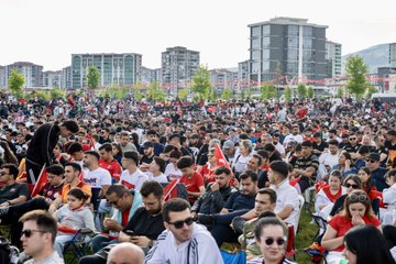 Malatya’da Milli Maç Coşkusu Dev Ekrana Taştı A Milli Futbol Takımı’nın Dünya Kupası’nda Avustralya ile oynadığı karşılaşma,