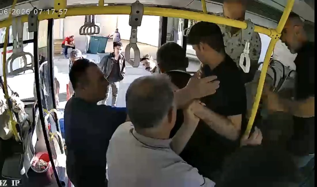 Otobüs Şoföründen Hayat Kurtaran Müdahale Malatya’da sefer halindeki belediye otobüsünde epilepsi nöbeti geçiren yolcu, şoförün